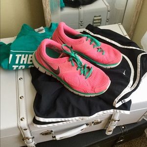 Pink and Teal Used Nike size 6.5